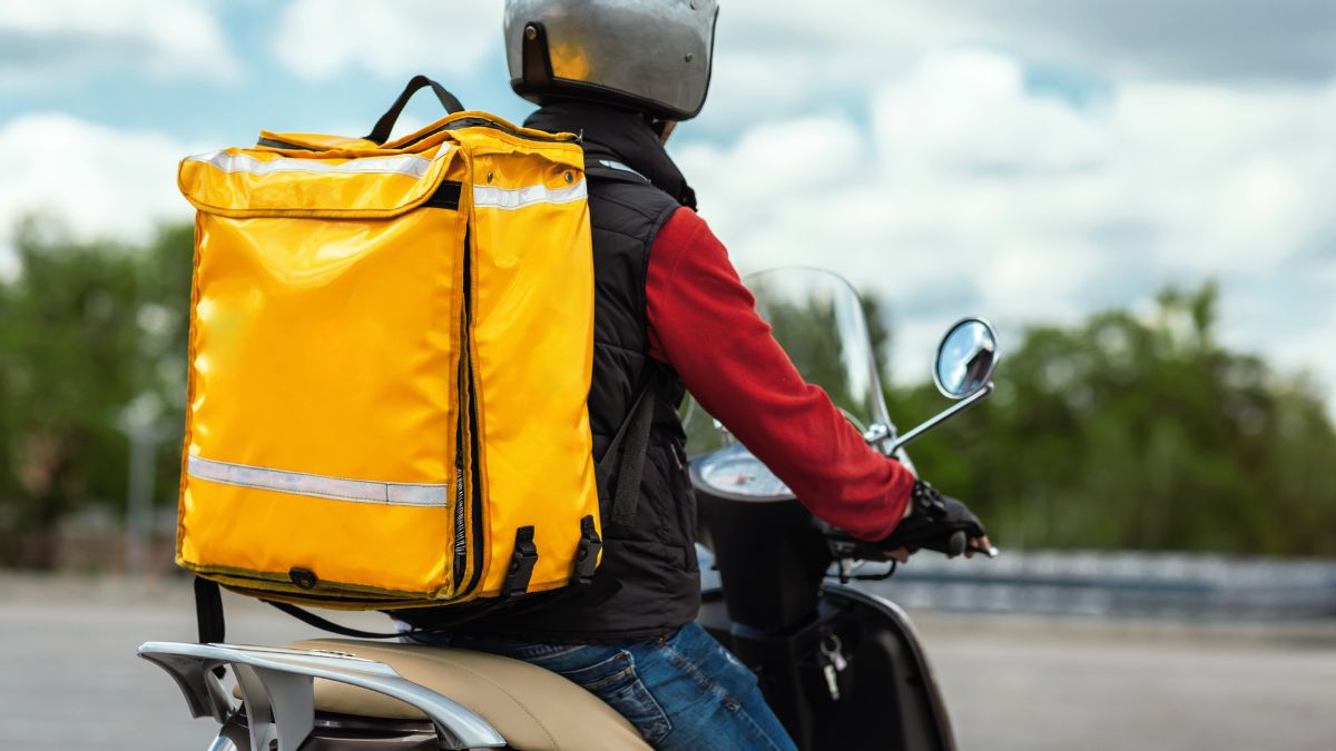 food-delivery-platforms-see-18-pc-jump-in-orders-to-65mn-on-new-years-eve-report